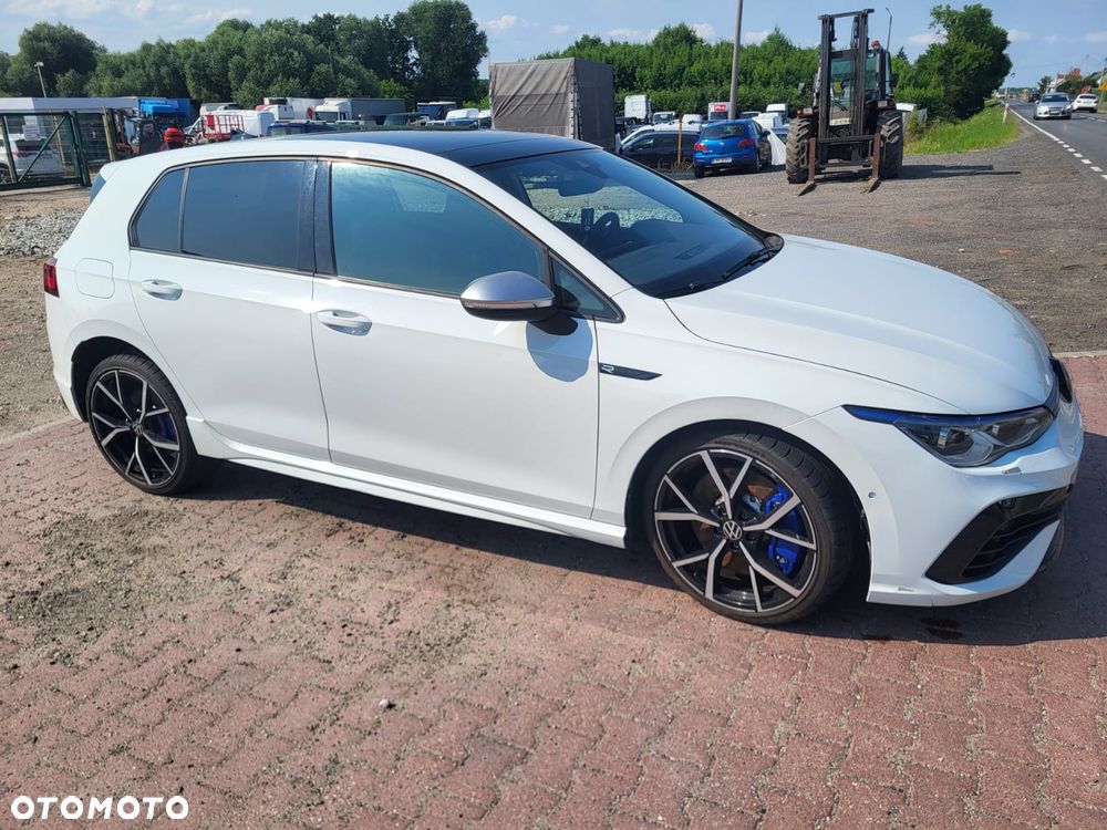 Volkswagen Golf - 1
