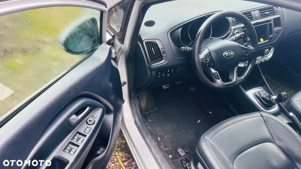 Kia Rio - 12