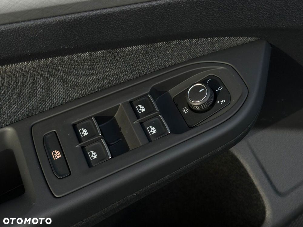 Volkswagen Golf - 33