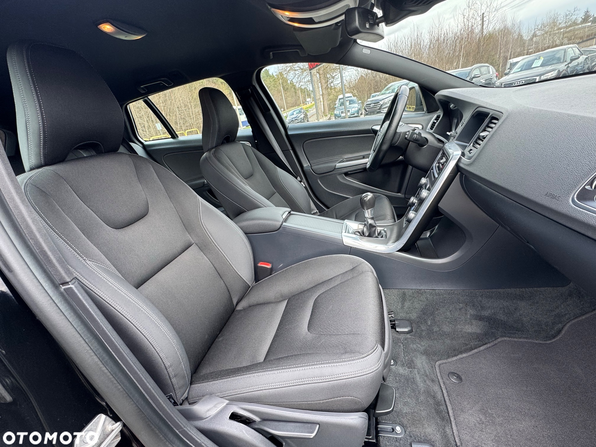 Volvo V60 D4 Momentum - 22