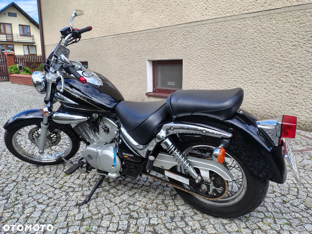 Suzuki Intruder - 2