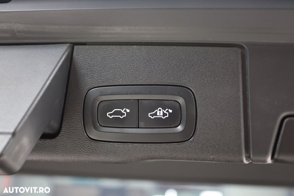 Volvo XC 60 D5 AWD Geartronic Inscription - 11