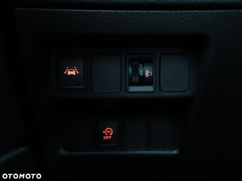 Nissan Qashqai 1.6 DIG-T N-Connecta - 33