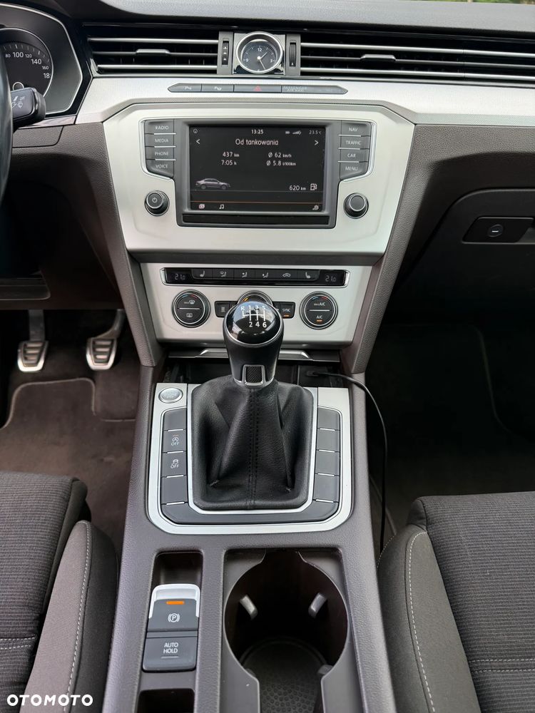 Volkswagen Passat 2.0 TDI BMT Comfortline - 19
