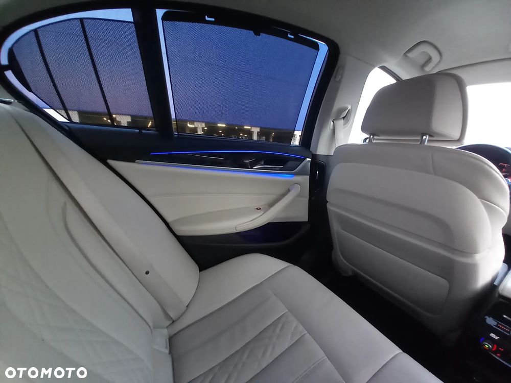 BMW Seria 5 530i xDrive Luxury Line - 15
