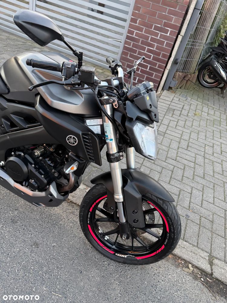 Yamaha MT - 28