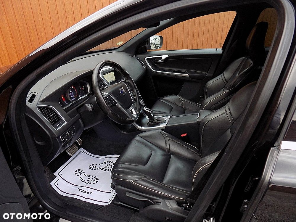 Volvo XC 60 D4 Drive-E R-Design Momentum - 5