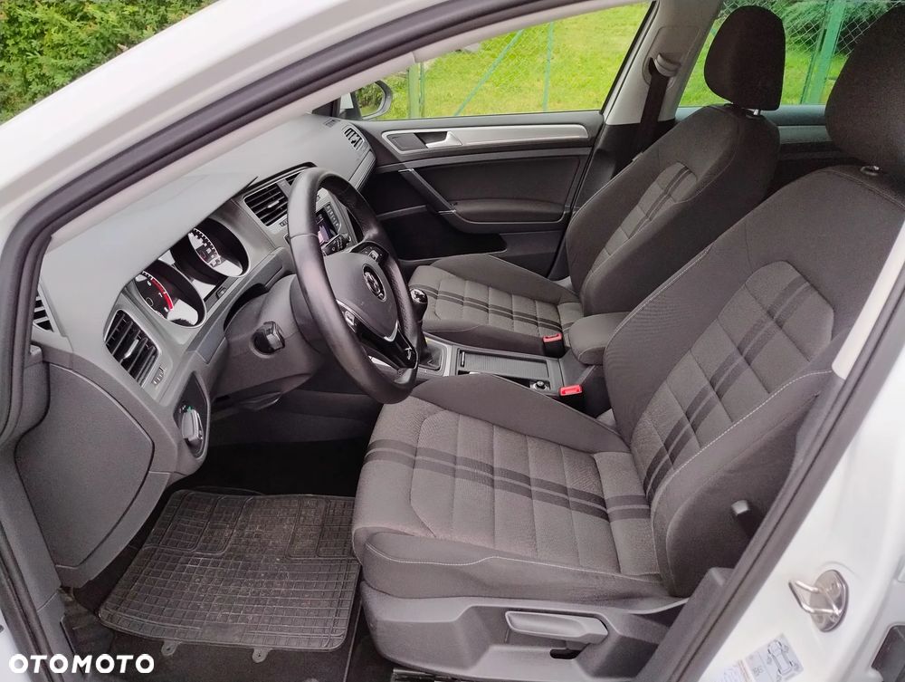 Volkswagen Golf - 9