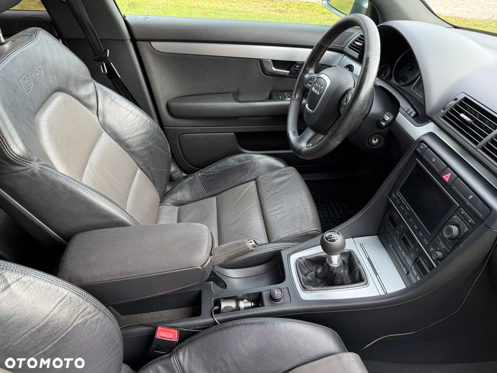 Audi A4 Limousine - 22