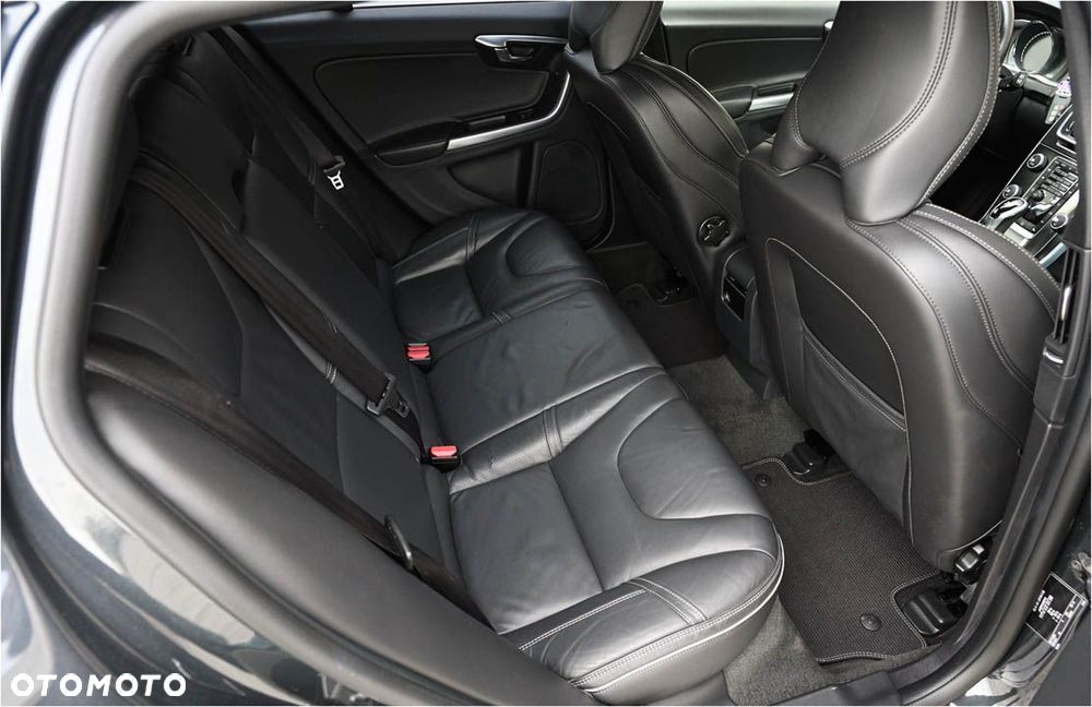 Volvo V60 D4 Geartronic RDesign - 8