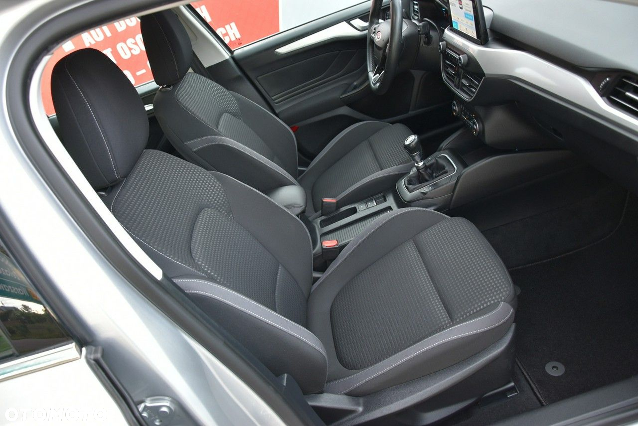 Ford Focus - 32
