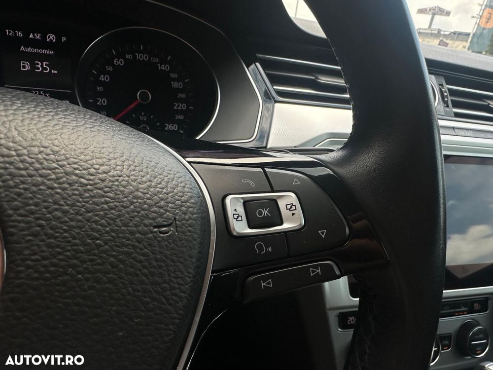 Volkswagen Passat - 22