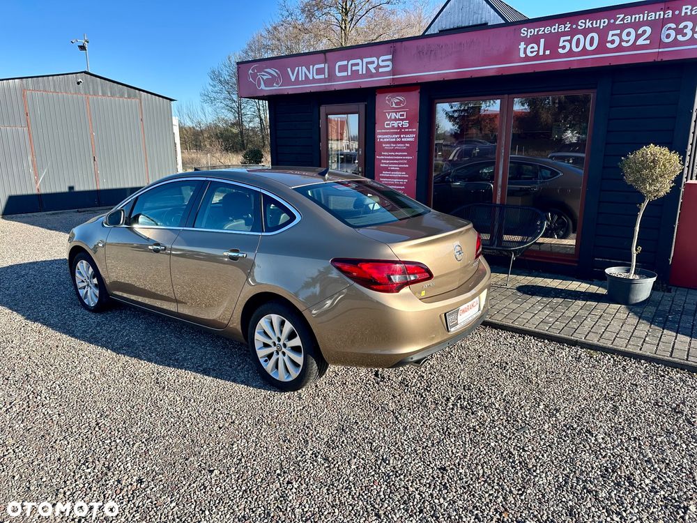 Opel Astra 1.4 Turbo - 11