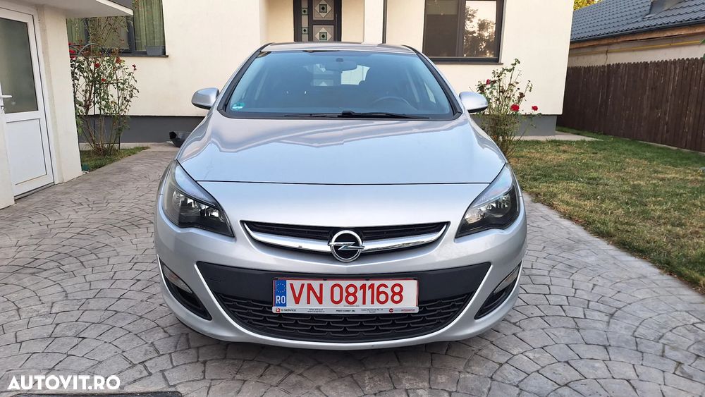 Opel Astra 2014 photo 2
