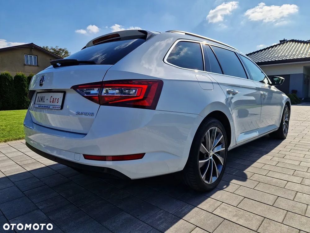 Skoda Superb Combi 2.0 TDI DSG SportLine - 10