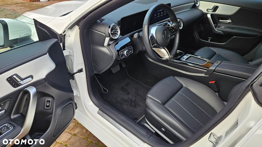 Mercedes-Benz CLA - 24