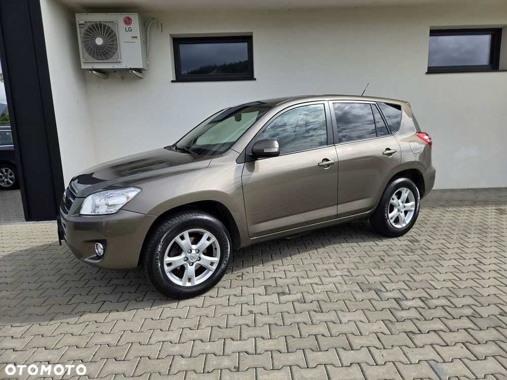 Toyota RAV4 - 6