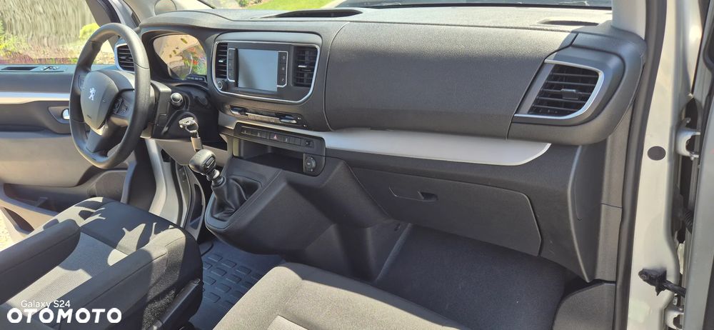 Peugeot Traveller 2.0 BlueHDi Compact Active - 19