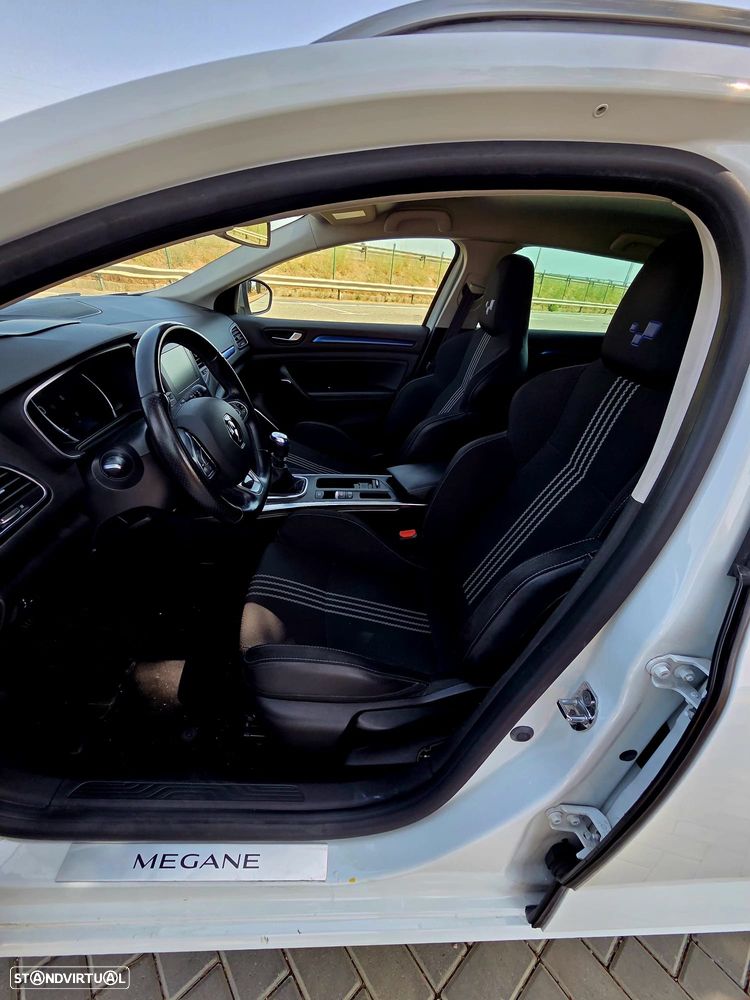 Renault Mégane Sport Tourer ver-1-3-tce-gt-line-edc - 6