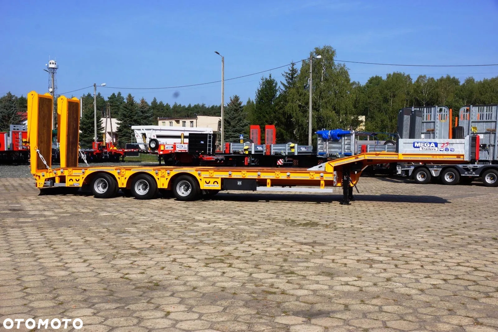 Inny LW3 NISKOPODWOZIOWA 3 OSIOWA 13.600mm z najazdami hydraulicznymi - 18