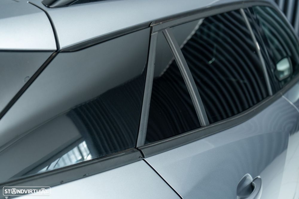 Peugeot e-2008 54 kWh Allure - 28