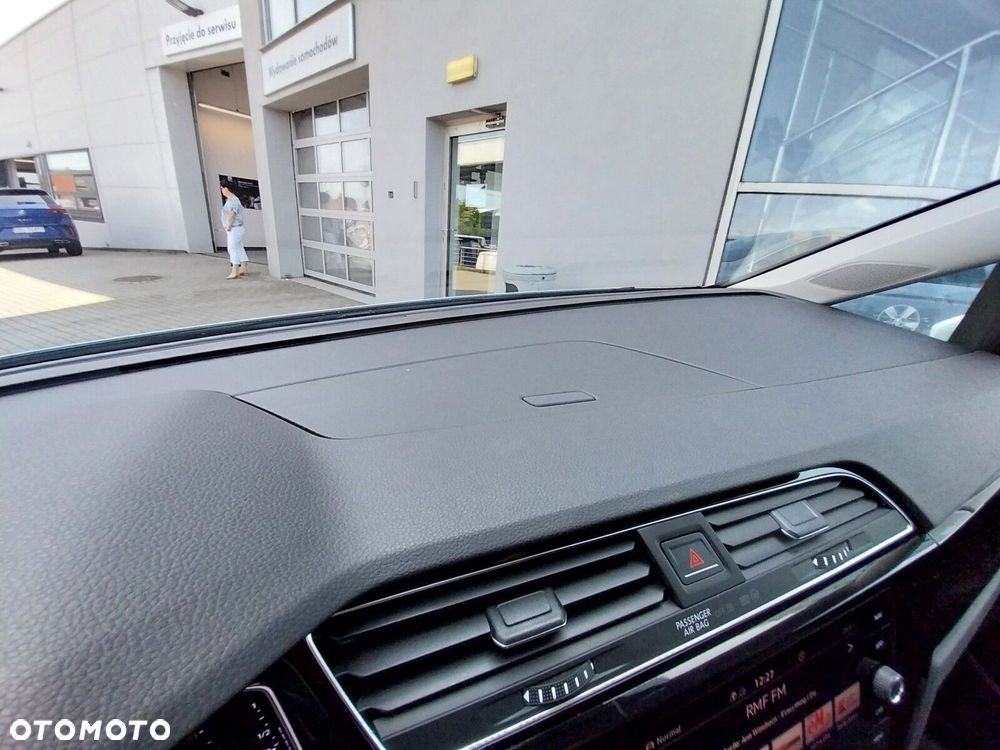 Volkswagen Touran - 28