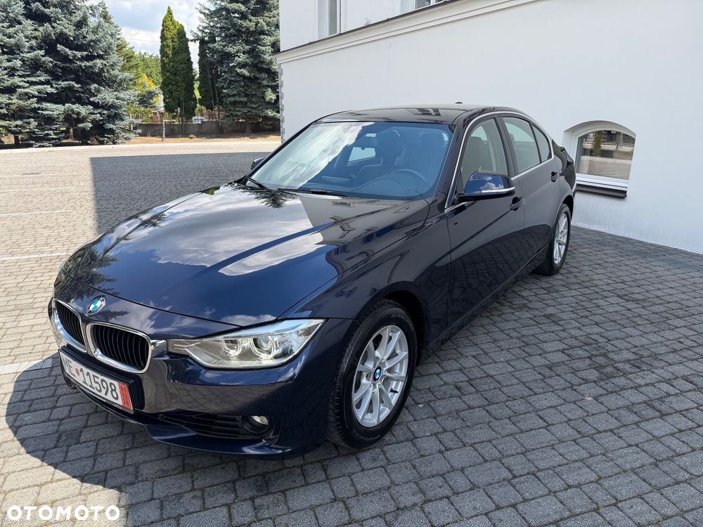 BMW Seria 3 320i Sport-Aut Sport Line - 2