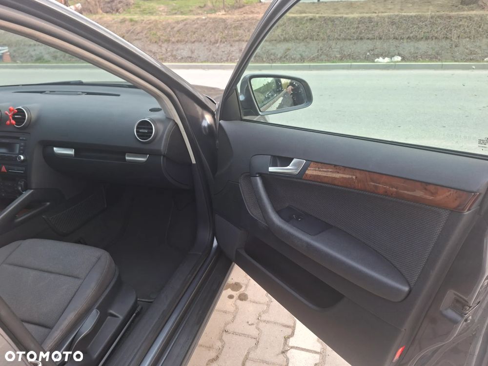 Audi A3 Sportback 1.9 TDI Ambiente - 17