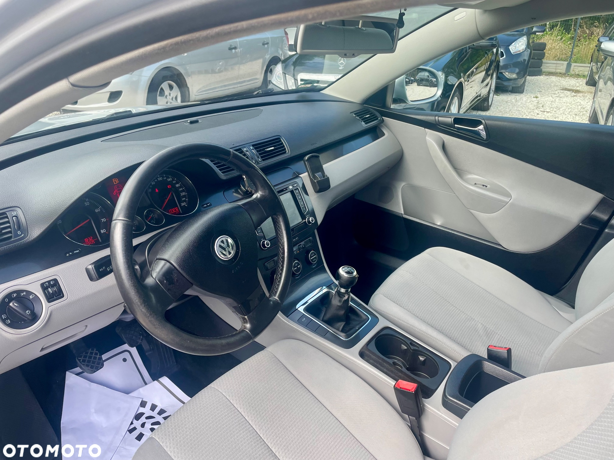 Volkswagen Passat - 22