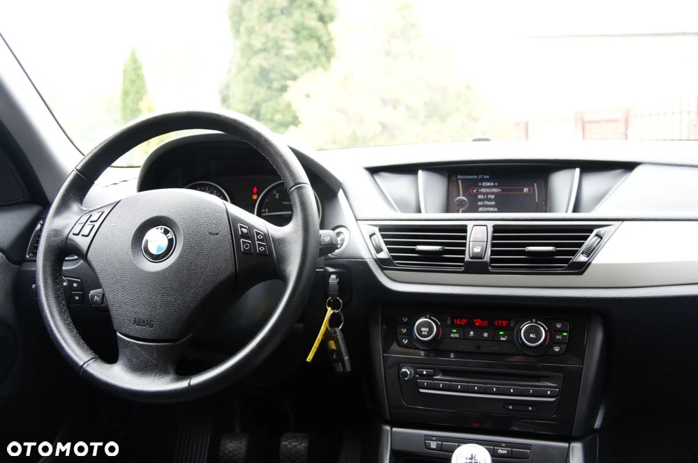 BMW X1 sDrive18d xLine - 13