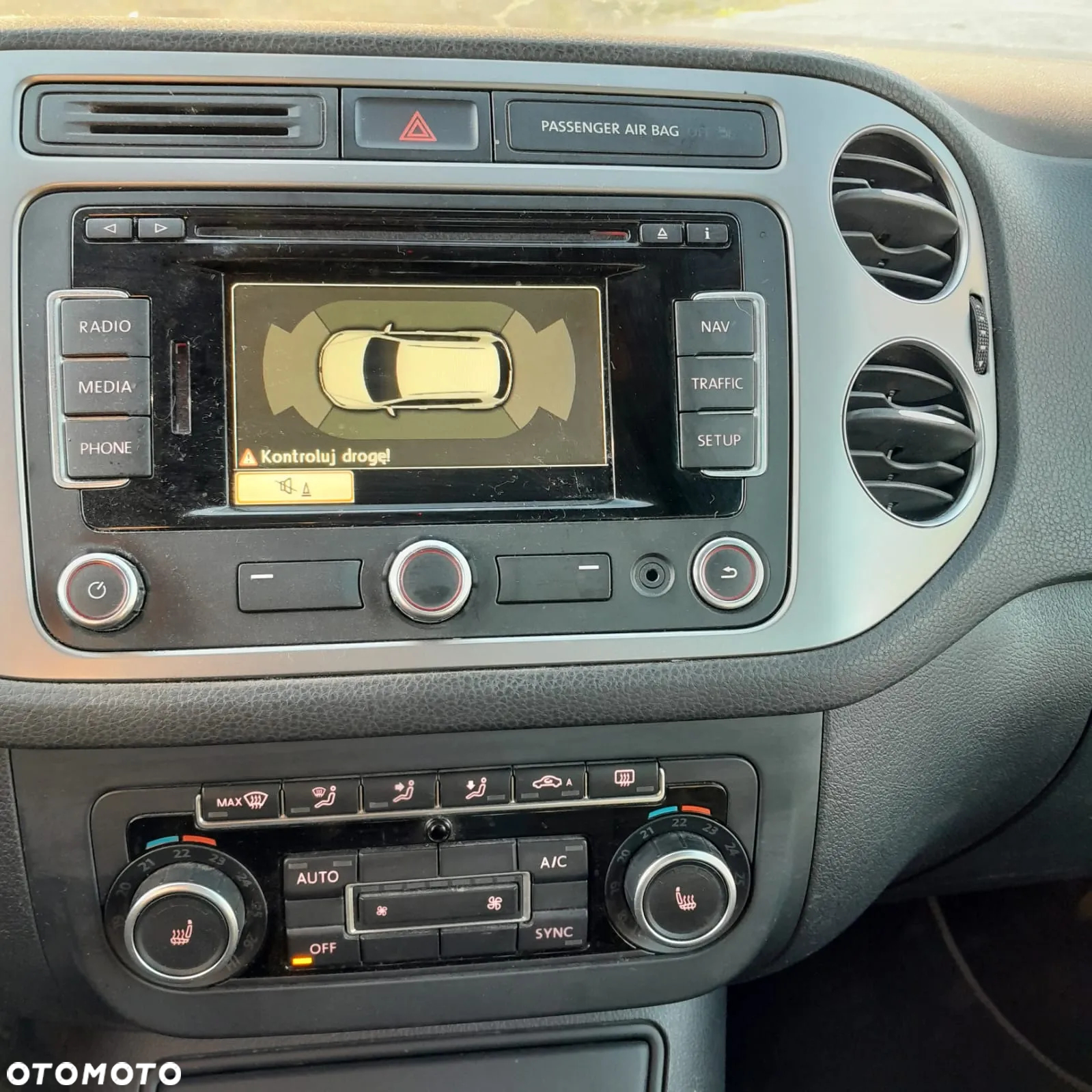 Volkswagen Tiguan 2.0 TDI DPF BlueMotion Technology Lounge Sport & Style - 14