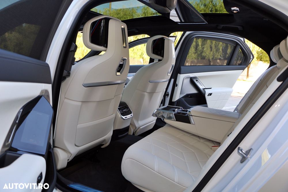 BMW Seria 7 - 28