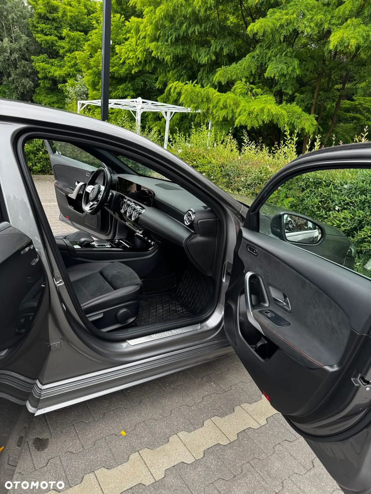 Mercedes-Benz Klasa A 180 d AMG Line 7G-DCT - 12