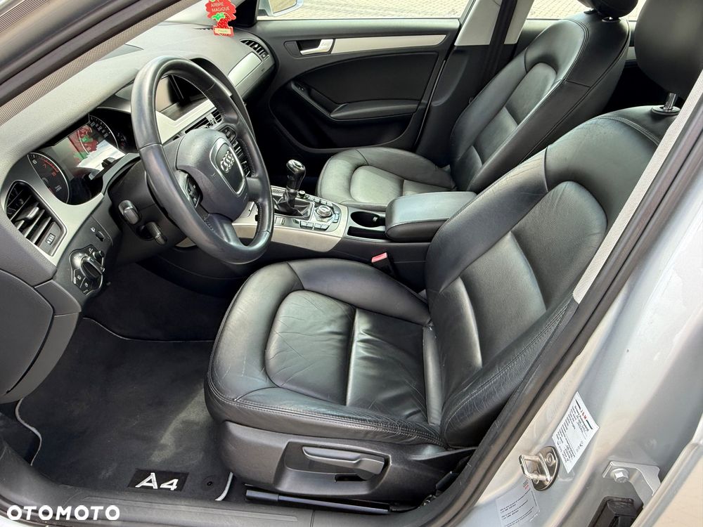 Audi A4 Limousine - 28