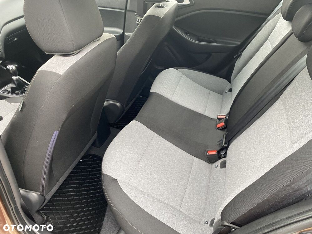 Hyundai i20 - 11
