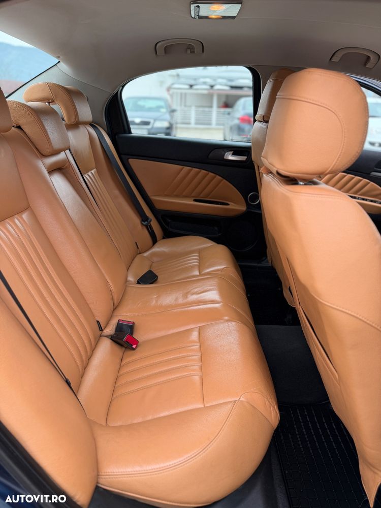 Alfa Romeo 159 2.4 Multijet Distinctive - 6