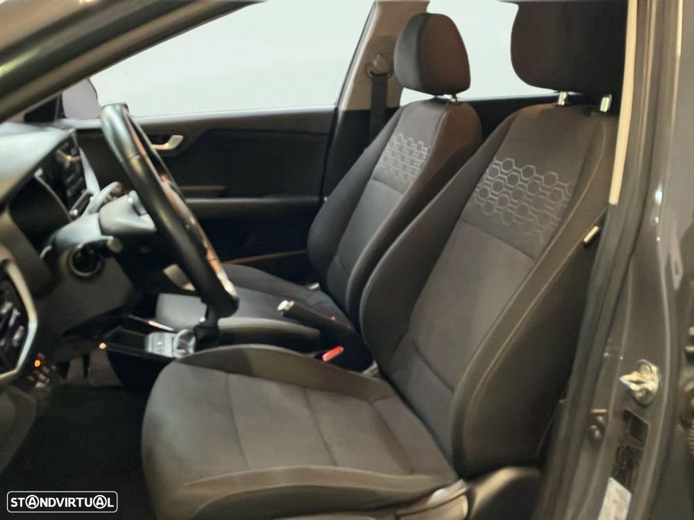 Kia Rio - 12