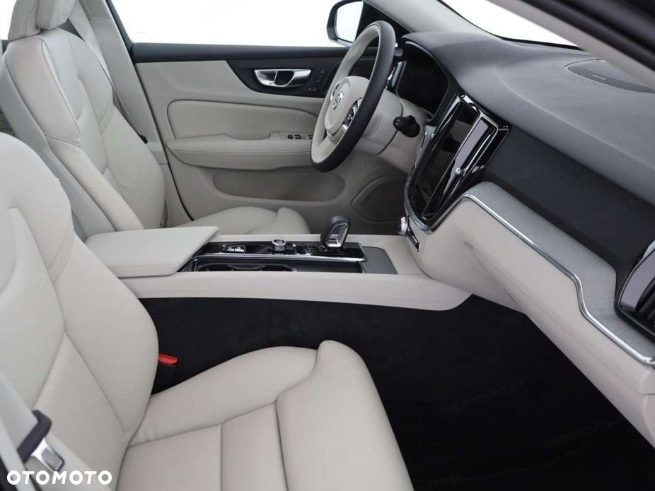 Volvo V60 B4 B Ultra Dark - 17