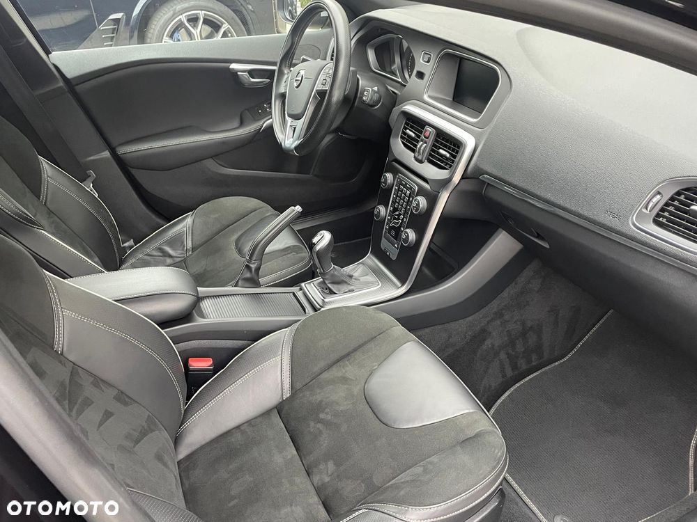 Volvo V40 T3 Drive-E R-Design Momentum - 8
