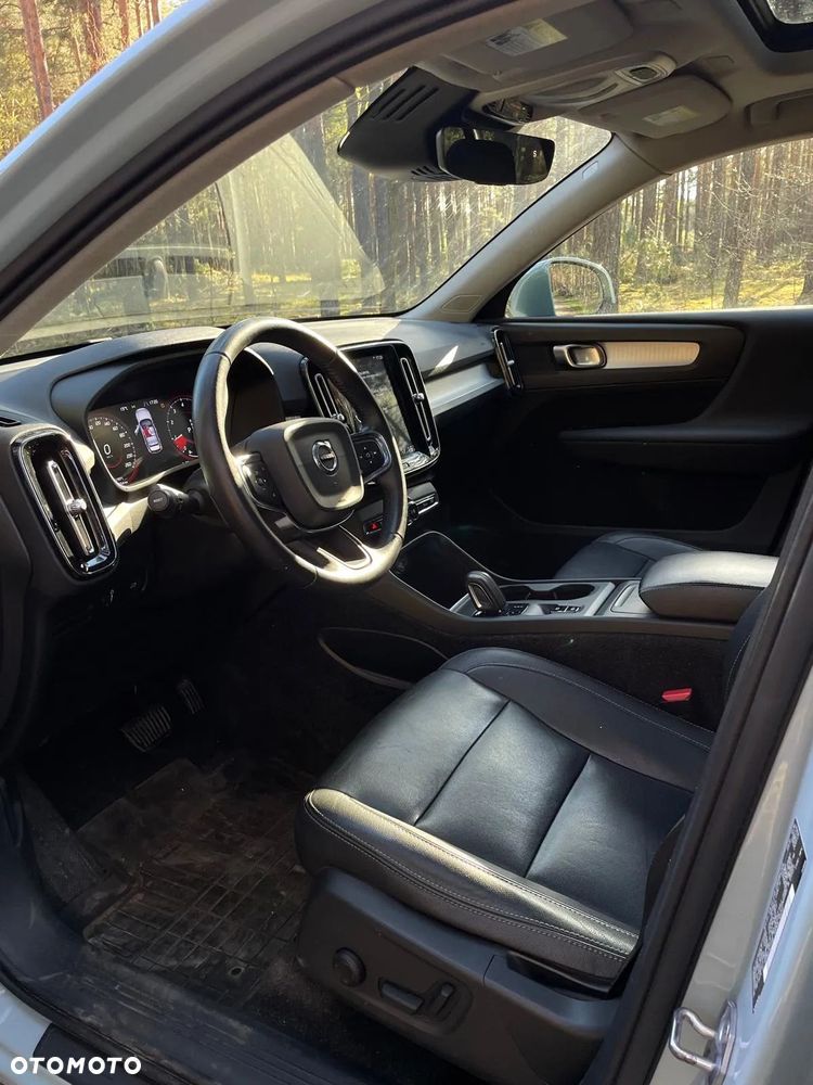 Volvo XC 40 T5 AWD Momentum - 8