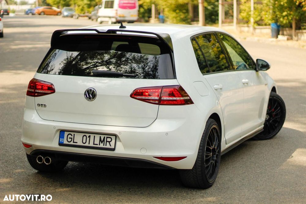 Volkswagen Golf 2.0 TDI DPF BMT DSG GTD - 3