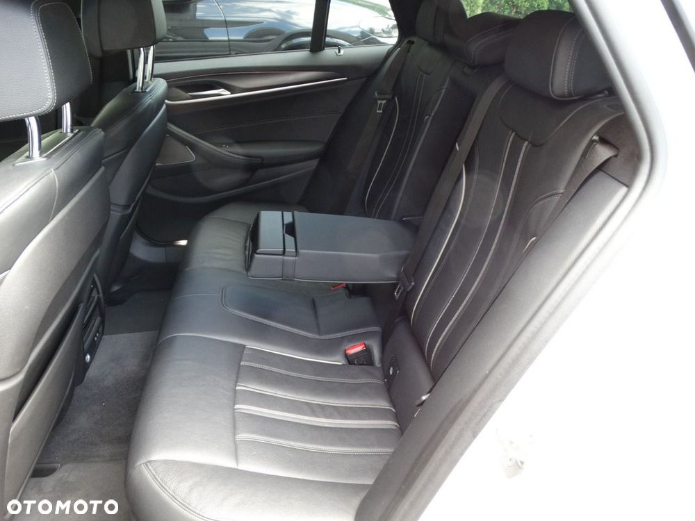BMW Seria 5 540d xDrive mHEV M Sport sport - 15
