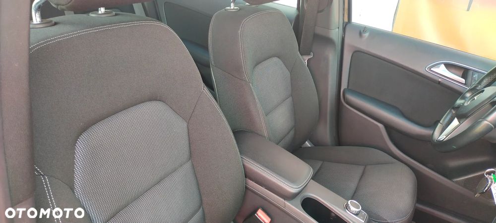 Mercedes-Benz Klasa B 180 (BlueEFFICIENCY) 7G-DCT - 19