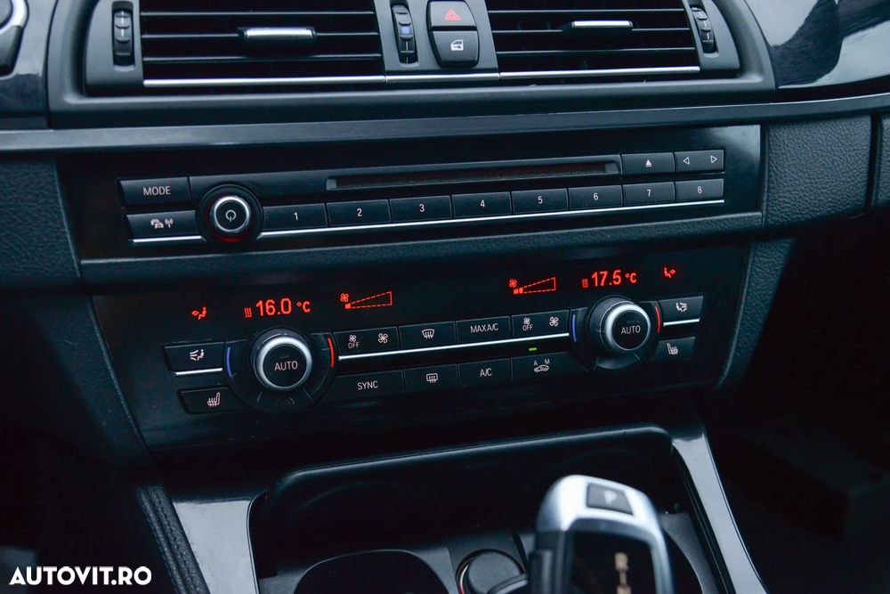 BMW Seria 5 520d Aut. Luxury Line - 10