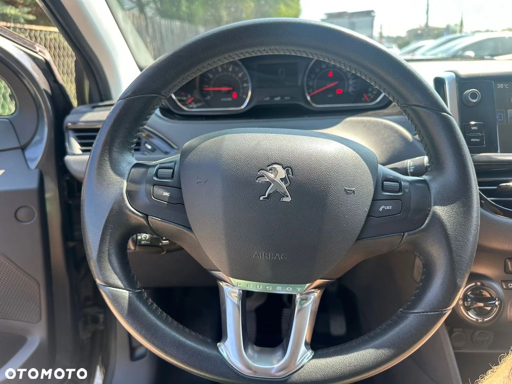 Peugeot 208 82 PureTech Style - 21