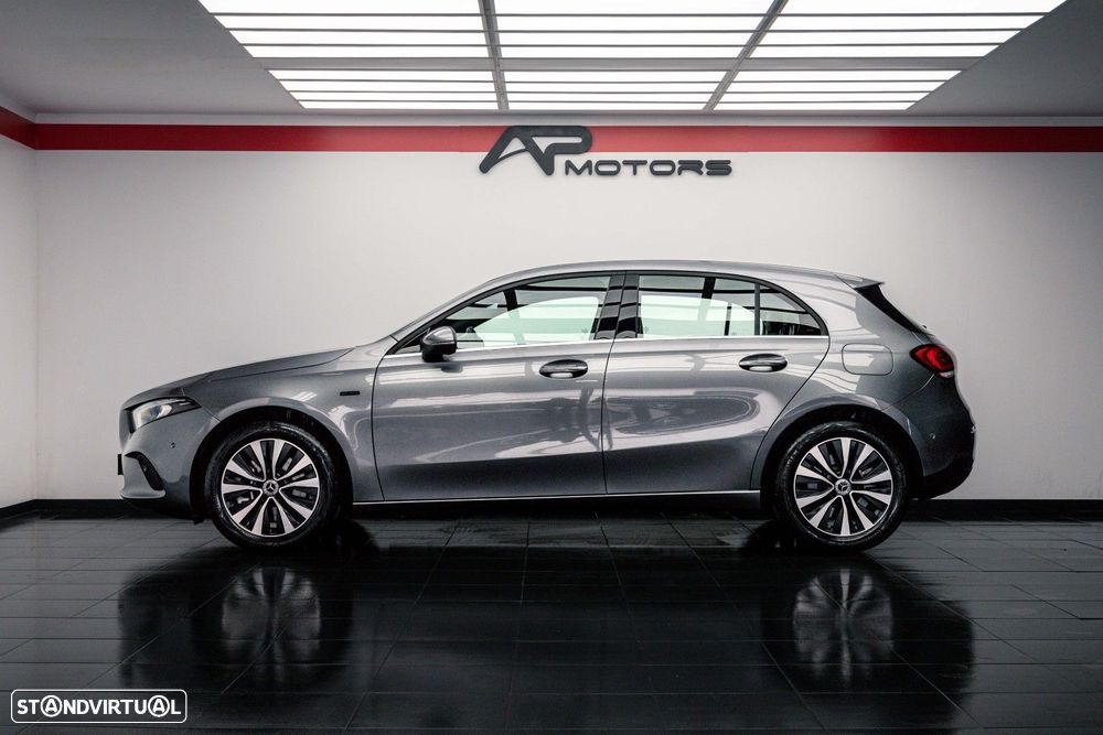 Mercedes-Benz A 250 e Style Plus - 2