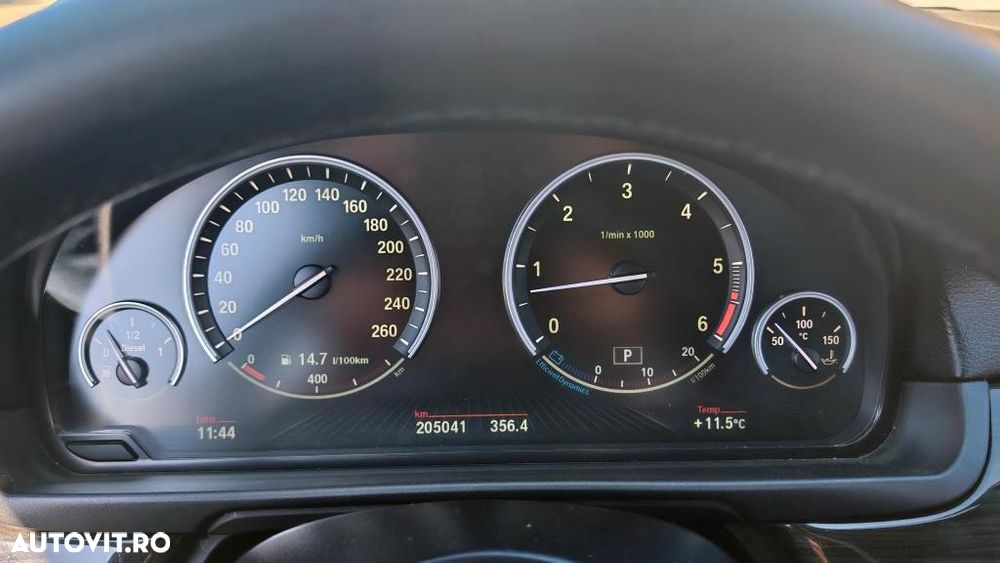 BMW Seria 5 530d xDrive Sport-Aut. - 27