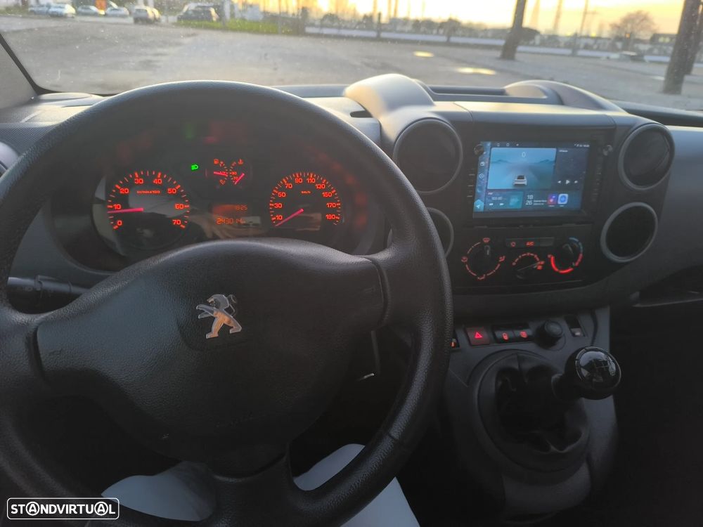 Peugeot Partner office - 10