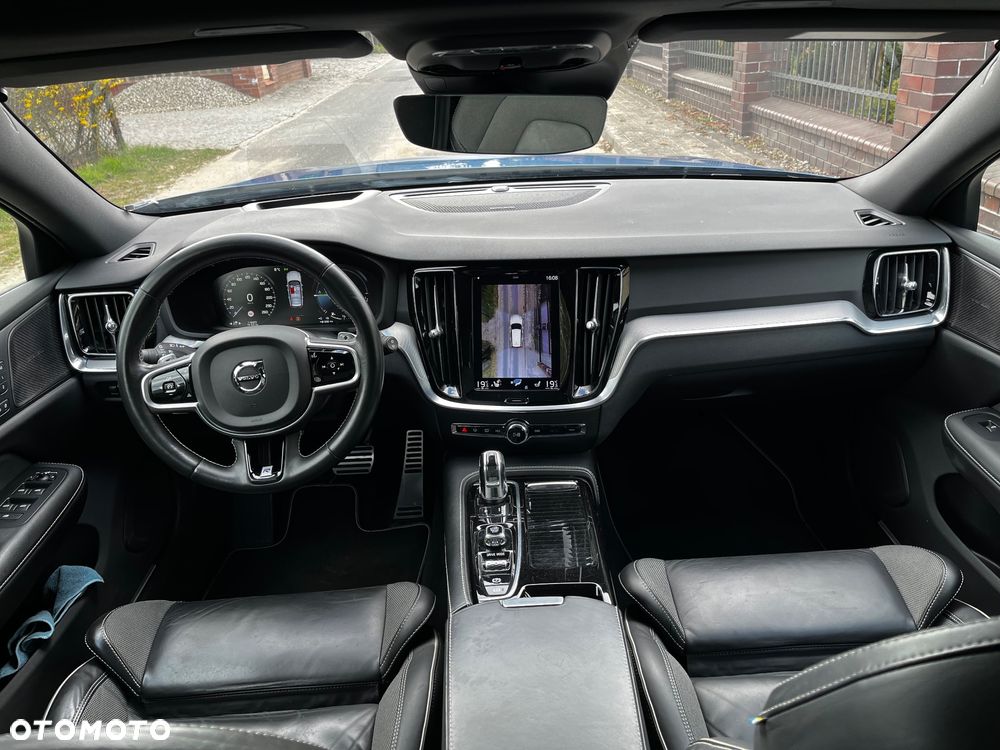 Volvo V60 T8 AWD Twin Engine Geartronic R-Design - 32