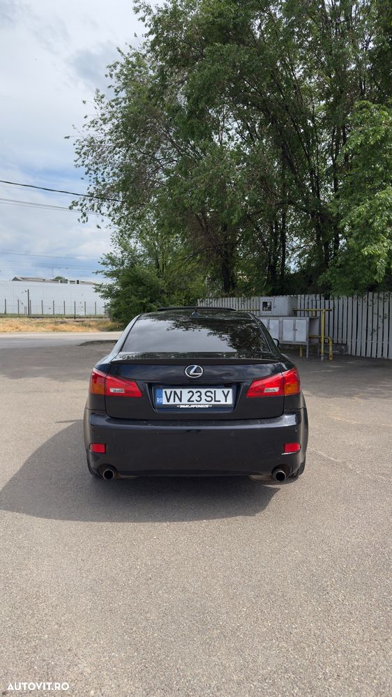 Lexus Seria IS 250 2.5 V6 Aut Luxury - 6